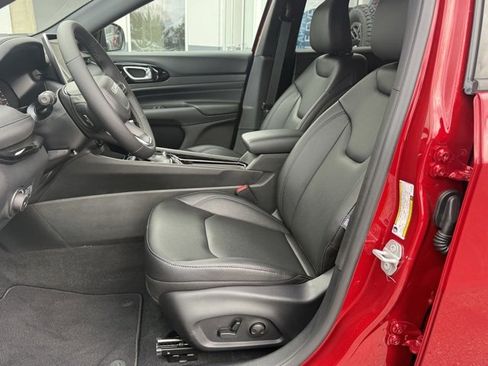 New 2026 Jeep Compass Limited image 13