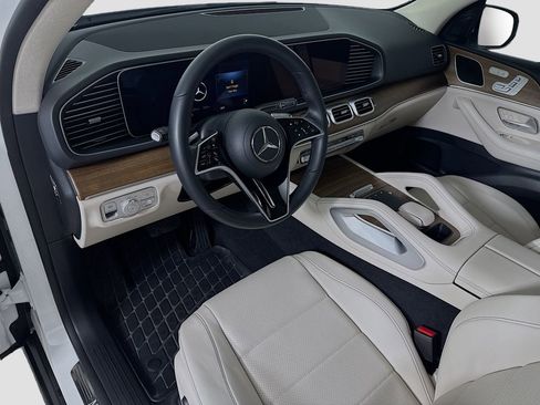 Certified 2025 Mercedes-Benz GLE 350 4MATIC image 9