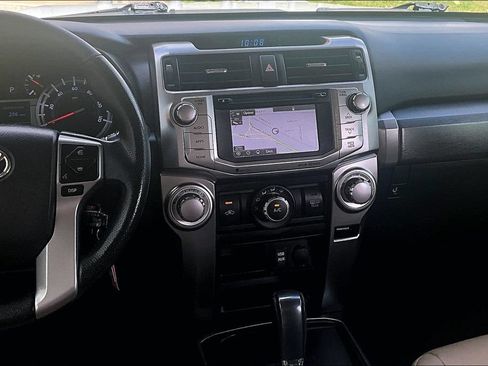 Used 2017 Toyota 4Runner SR5 RWD image 8