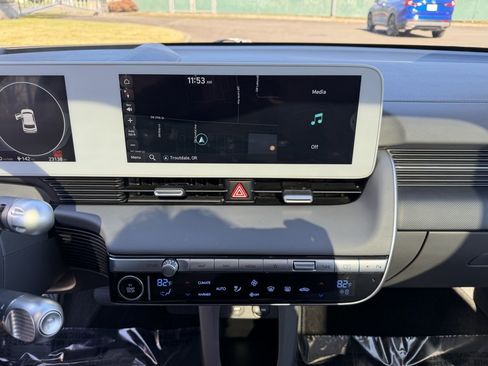 Used 2024 Hyundai Ioniq 5 Limited image 22