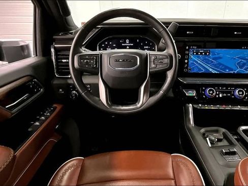 Used 2025 GMC Sierra 2500 Denali Ultimate w/ Max Trailering Package AWD/4WD image 6