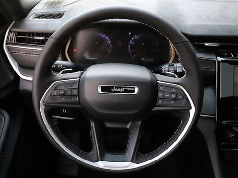 New 2025 Jeep Grand Cherokee 4WD image 16