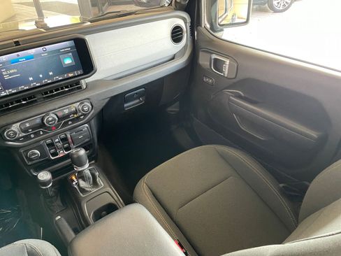 Used 2025 Jeep Wrangler Sport S AWD/4WD image 44