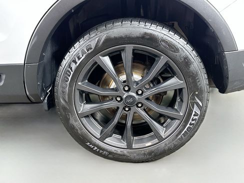 Used 2019 Ford Explorer XLT w/ Equipment Group 202A image 31