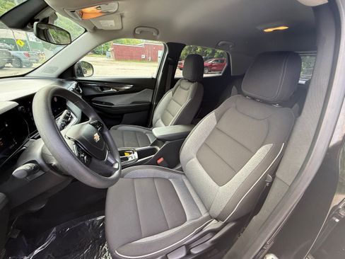 Used 2025 Chevrolet TrailBlazer LT AWD/4WD image 10