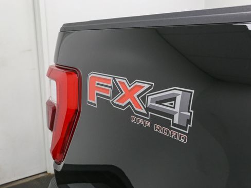 Used 2021 Ford F150 Lariat w/ Max Trailer Tow Package image 9