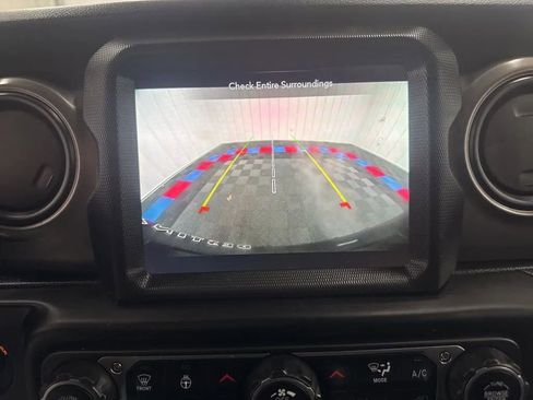 Used 2023 Jeep Wrangler Unlimited w/ Cold Weather Group AWD/4WD image 19