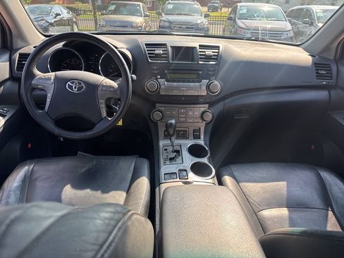 Used 2008 Toyota Highlander Sport w/ Tow Pkg AWD/4WD image 10