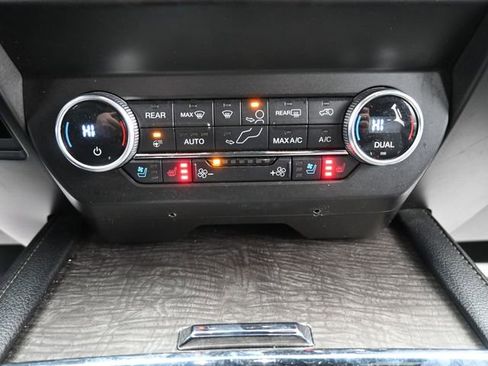 Used 2021 Ford Expedition Max Limited AWD/4WD image 19