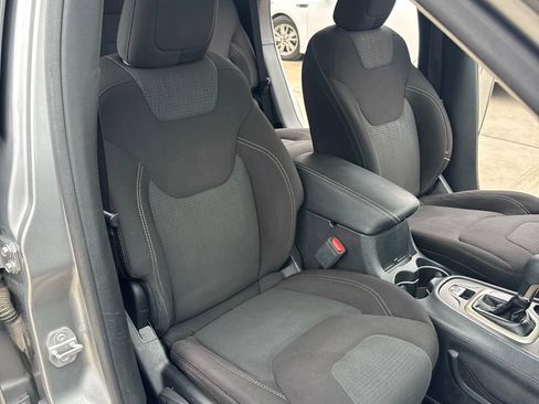 Used 2016 Jeep Cherokee Latitude w/ Safety/Convenience Group image 36