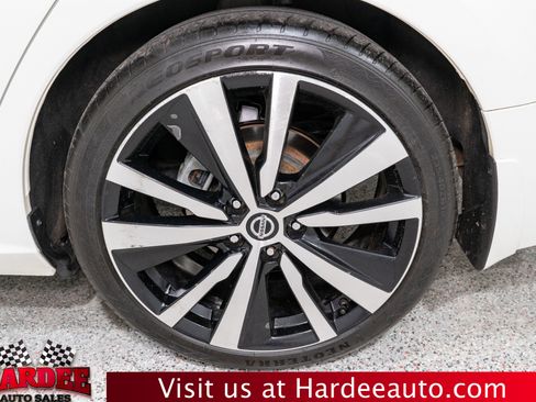 Used 2021 Nissan Altima 2.5 SR w/ SR Premium Package FWD image 10