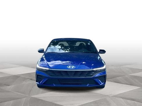 Used 2025 Hyundai Elantra Sport FWD image 3