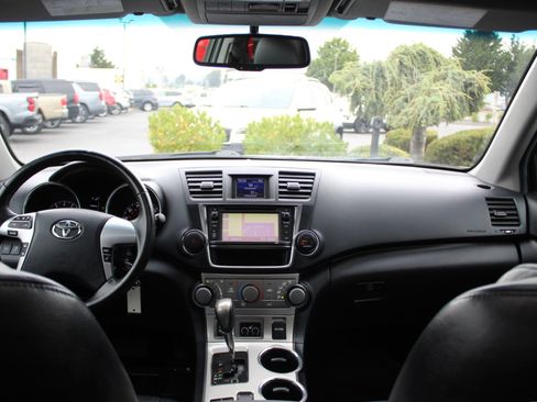 Used 2013 Toyota Highlander SE AWD/4WD image 23