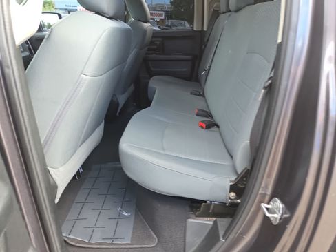 Used 2018 RAM 1500 Express RWD image 21