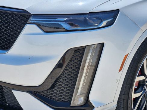 Used 2023 Cadillac XT6 Sport w/ Technology Package AWD/4WD image 9