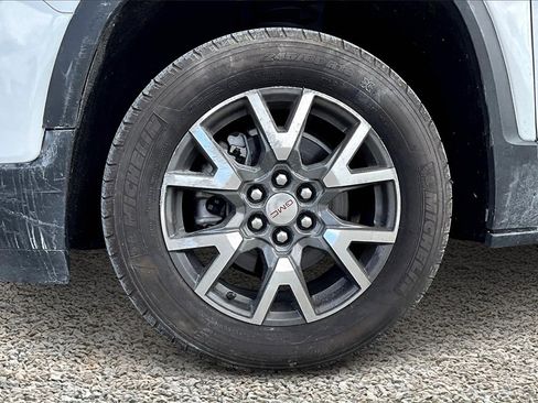 Used 2021 GMC Acadia SLE w/ Driver Convenience Package image 8