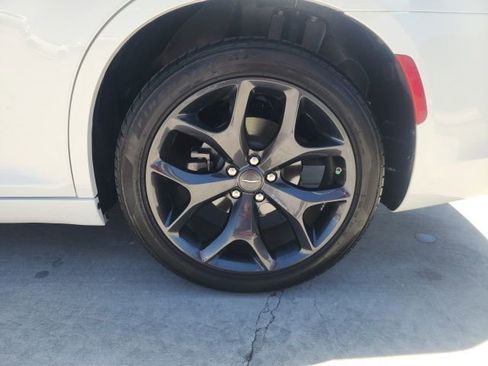 Used 2023 Chrysler 300 Touring w/ Sport Appearance Package RWD image 14