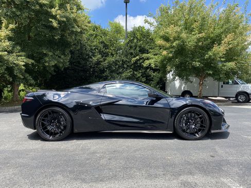 Used 2024 Chevrolet Corvette Z06 RWD image 10