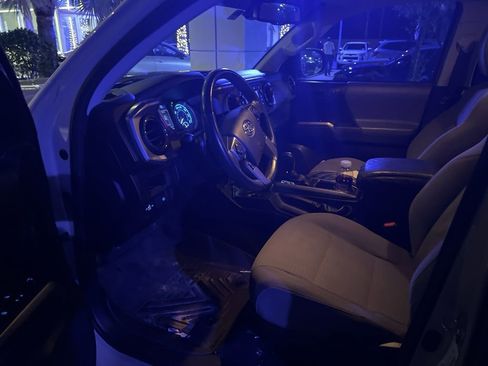 Used 2019 Toyota Tacoma SR5 image 3