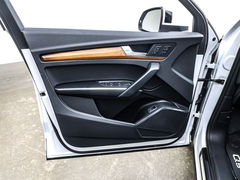 Used 2022 Audi Q5 2.0T Premium w/ Convenience Package image 21