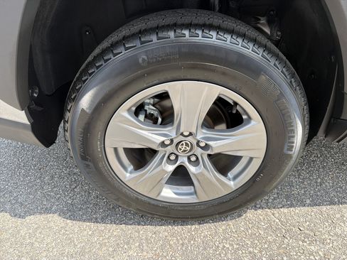 Certified 2024 Toyota RAV4 LE AWD/4WD image 28