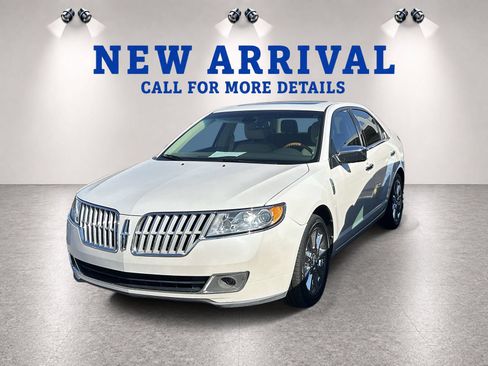 Used 2012 Lincoln MKZ FWD image 2