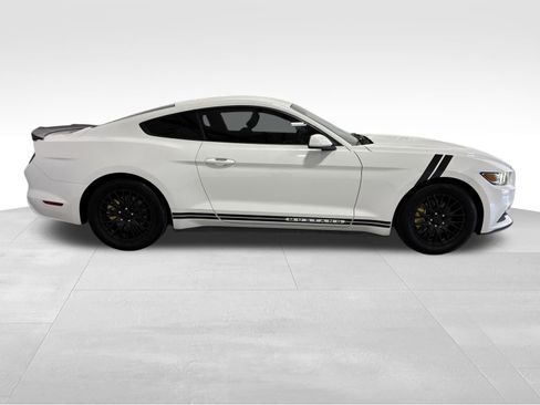Used 2015 Ford Mustang Coupe image 4