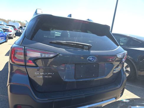Used 2021 Subaru Outback Touring XT AWD/4WD image 6