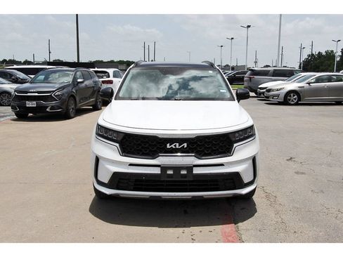 Used 2022 Kia Sorento S w/ Panoramic Sunroof Package FWD image 2