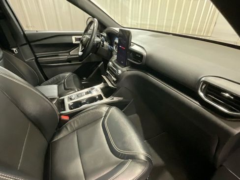 Used 2020 Ford Explorer ST w/ Premium Technology Package image 16