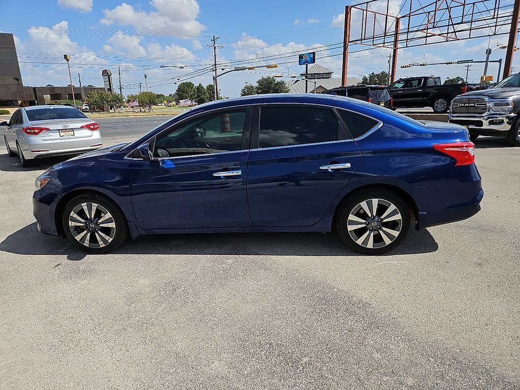 Used 2019 Nissan Sentra SV w/ Special Edition Package FWD image 3