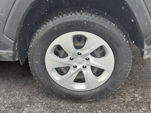 Used 2020 Toyota RAV4 LE image 11