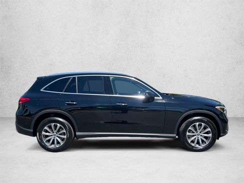 Used 2026 Mercedes-Benz GLC 300 4MATIC image 4