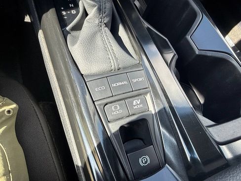 Used 2025 Toyota Camry LE FWD image 18