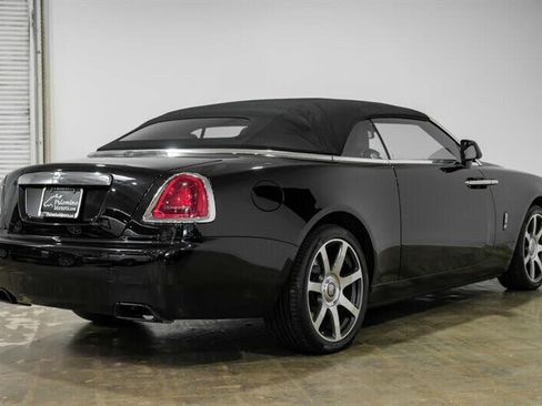 Used 2016 Rolls-Royce Dawn image 13