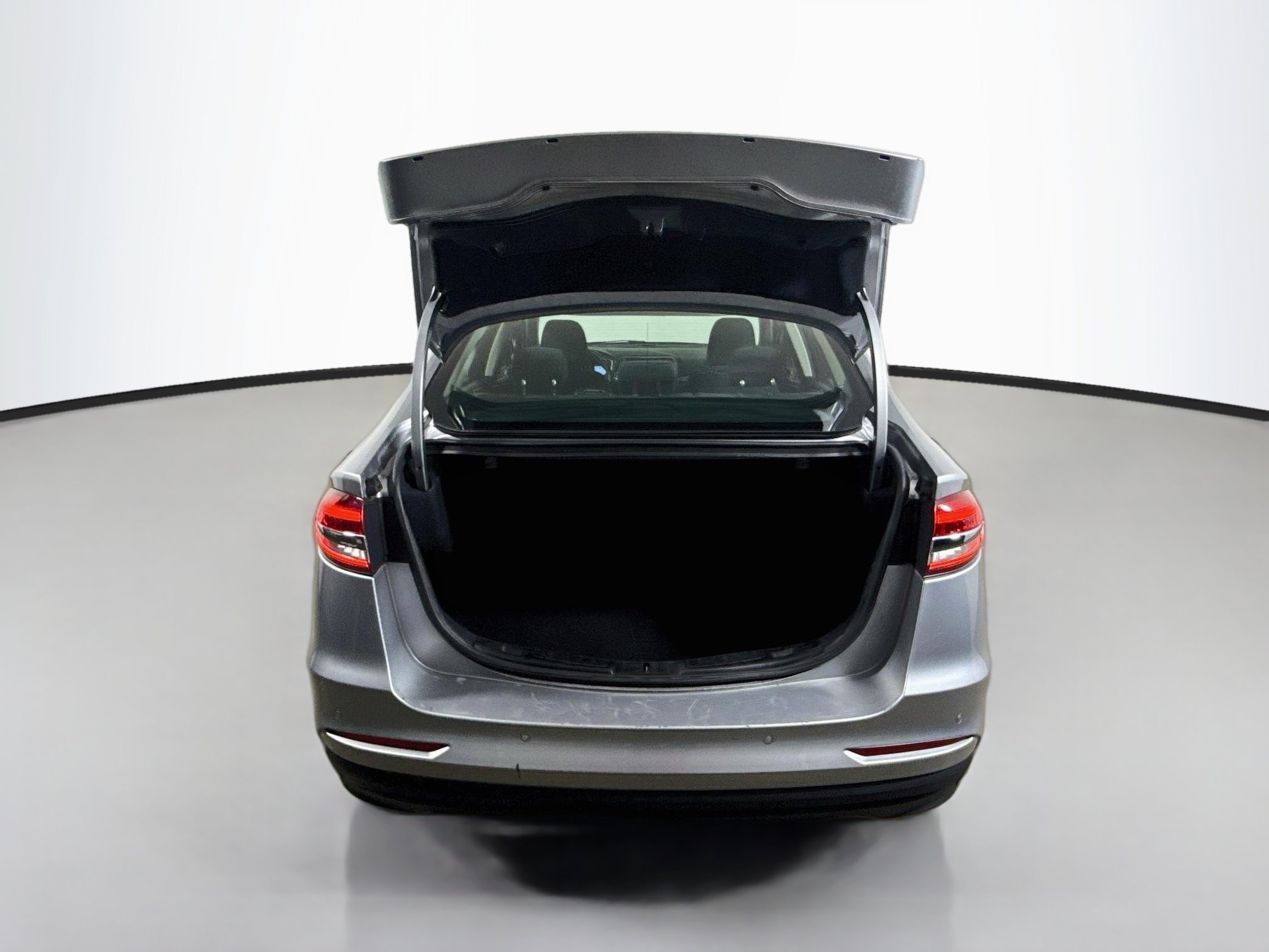 Used 2020 Ford Fusion SE FWD image 23
