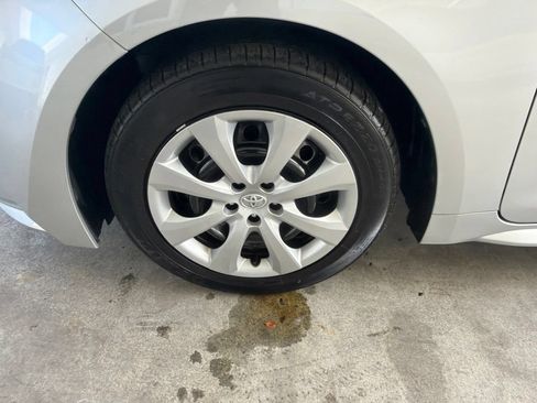 Used 2023 Toyota Corolla LE FWD image 13