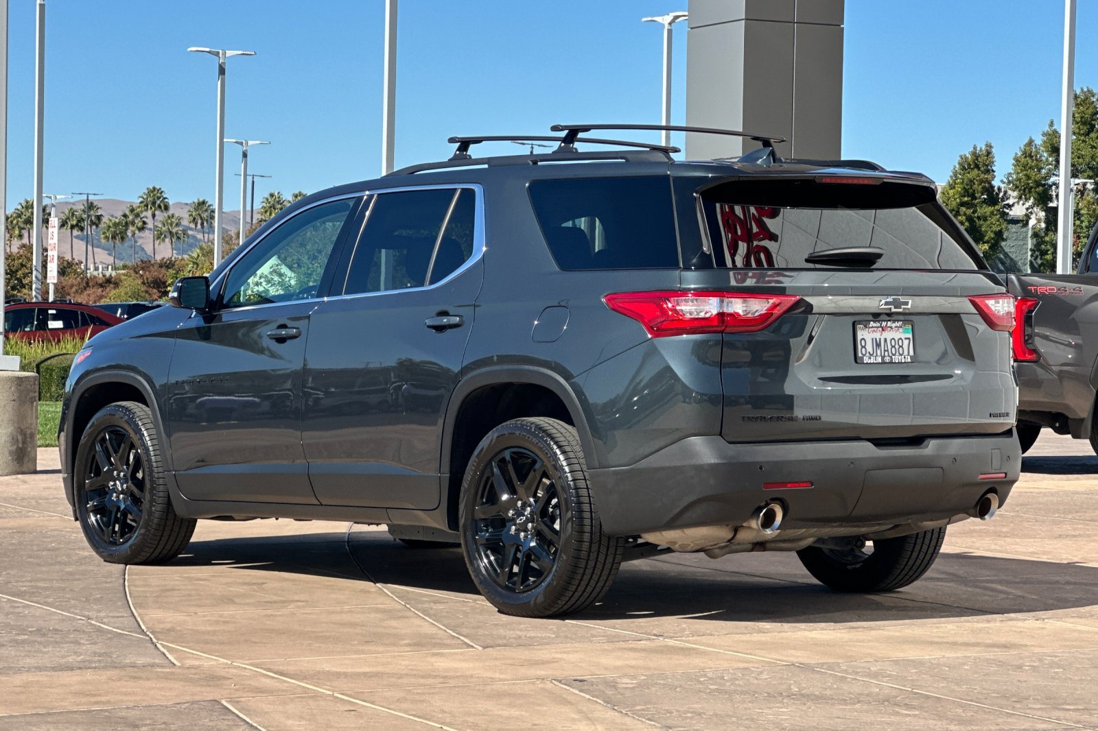 Used 2019 Chevrolet Traverse LT w/ LPO, Blackout Package AWD/4WD image 6