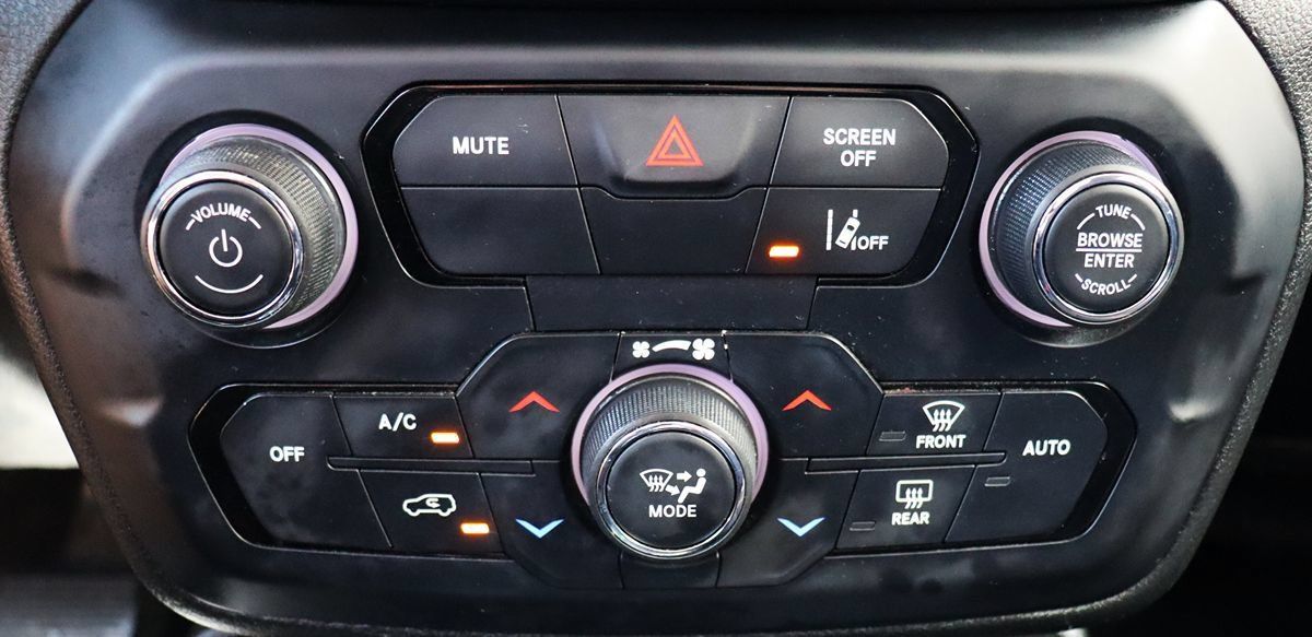 Used 2021 Jeep Renegade Latitude w/ Convenience Group FWD image 45