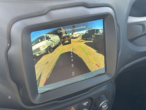 Certified 2023 Jeep Renegade Latitude image 6