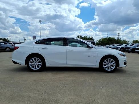 Used 2025 Chevrolet Malibu LT FWD image 4