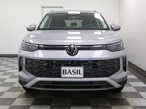 New 2026 Volkswagen Tiguan SE image 3