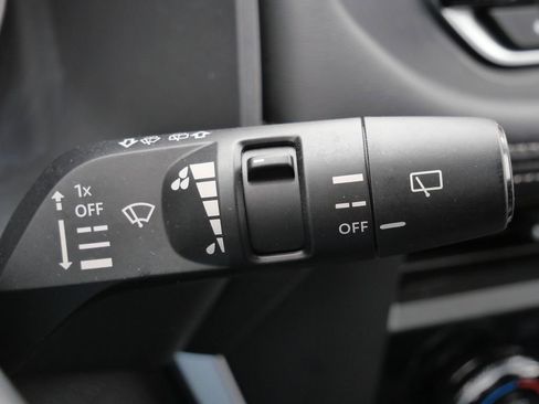 Used 2025 Nissan Rogue SV AWD/4WD image 48