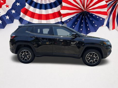 Used 2024 Jeep Compass Trailhawk AWD/4WD image 28