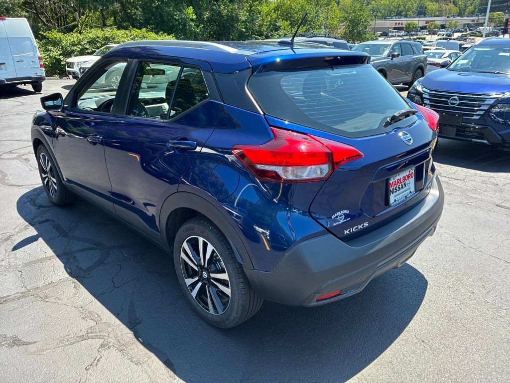 Used 2019 Nissan Kicks SV FWD image 5
