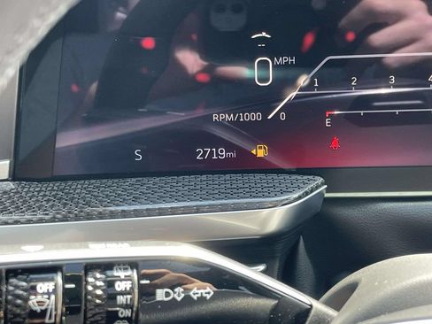 Used 2026 Cadillac Escalade V AWD/4WD image 29