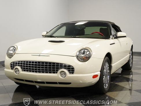 Used 2002 Ford Thunderbird image 18