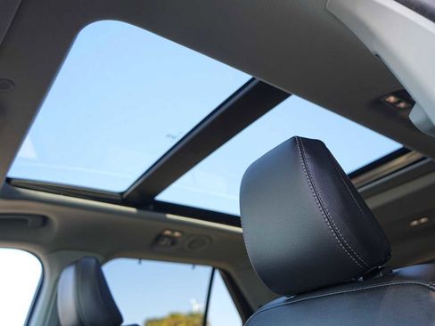 Used 2024 Ford Explorer Limited w/ Limited Technology Package image 24