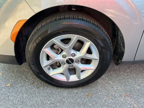 Used 2025 Kia Soul LX w/ LX Technology Package image 28