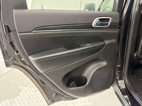 Used 2020 Jeep Grand Cherokee Limited w/ Luxury Group II image 27